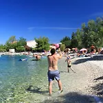 Mira بيبينيا
