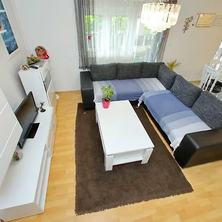 Mira Apartment *