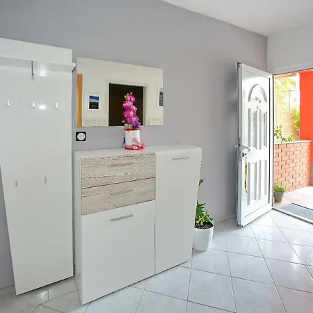 Mira Apartment