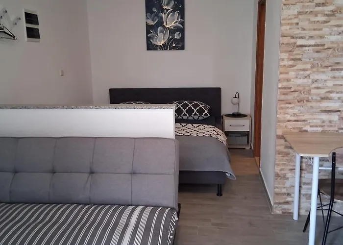 Mira דירה ביבינייה